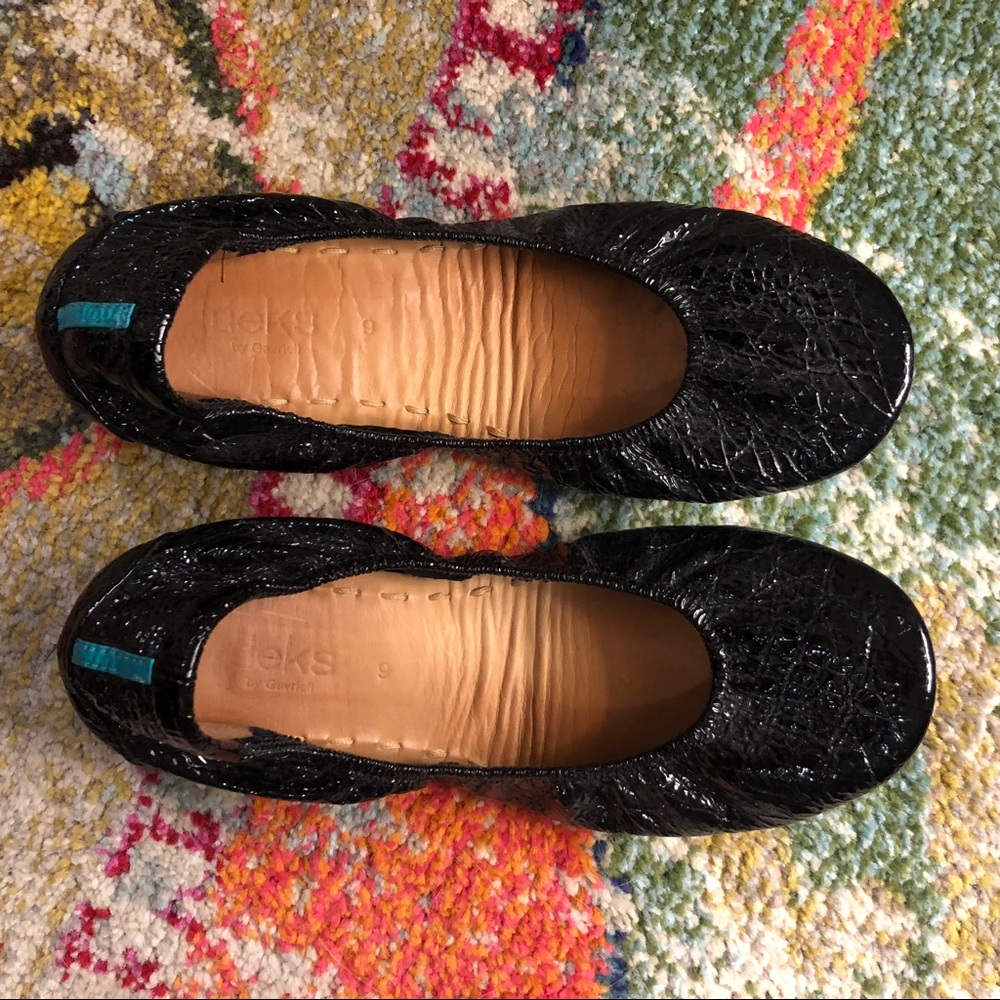 Black patent snake tieks size 9